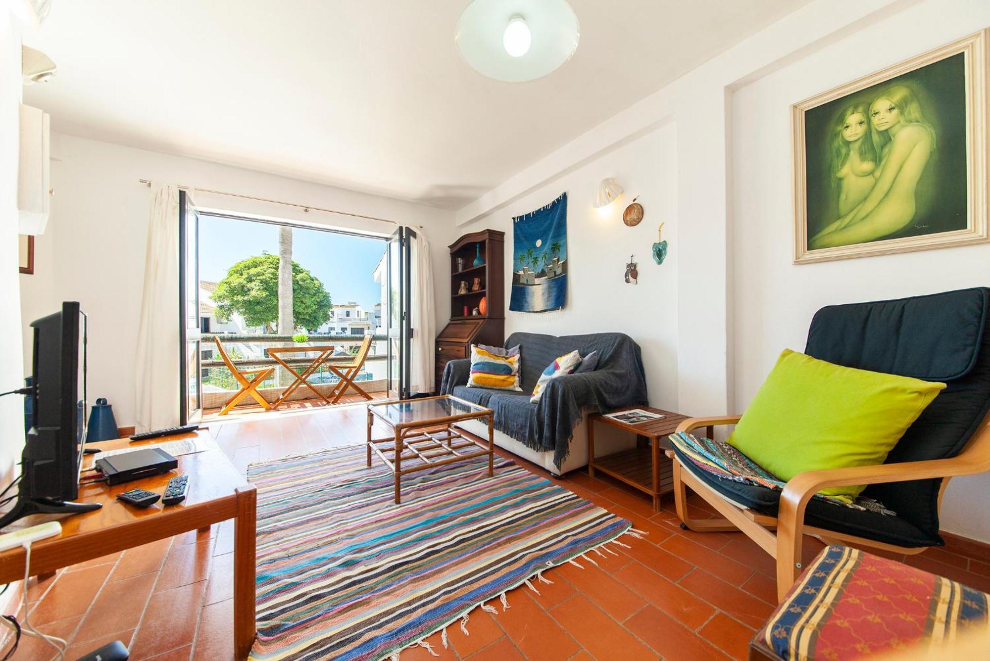 B12 - Pool And Sun Apartment Lagos
